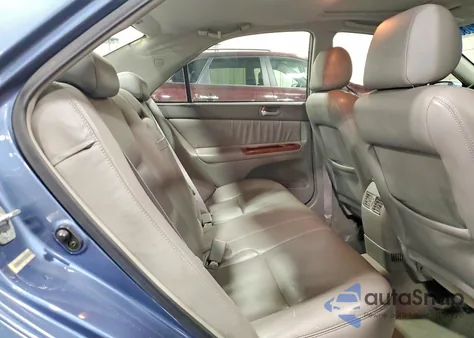 2003 Toyota Camry Le z USA, uszkodzony, nr VIN 4T1BE30K23U737366